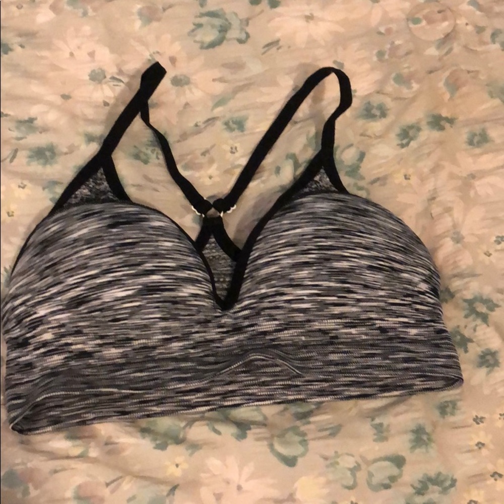 Black/White sports bra.